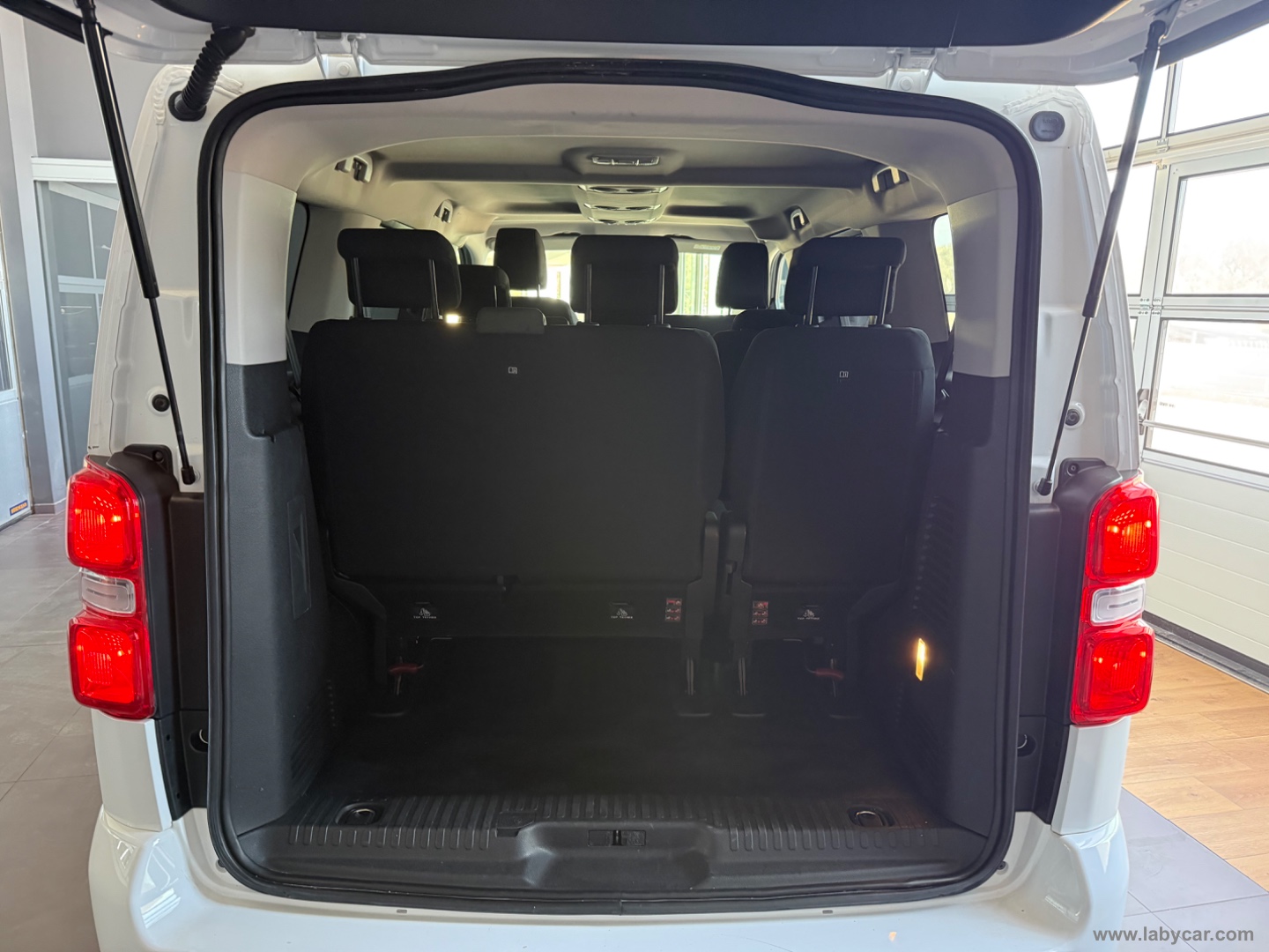 SpaceTourer BlueHDi 120 S&S M Business 9 POSTI - immagine 6