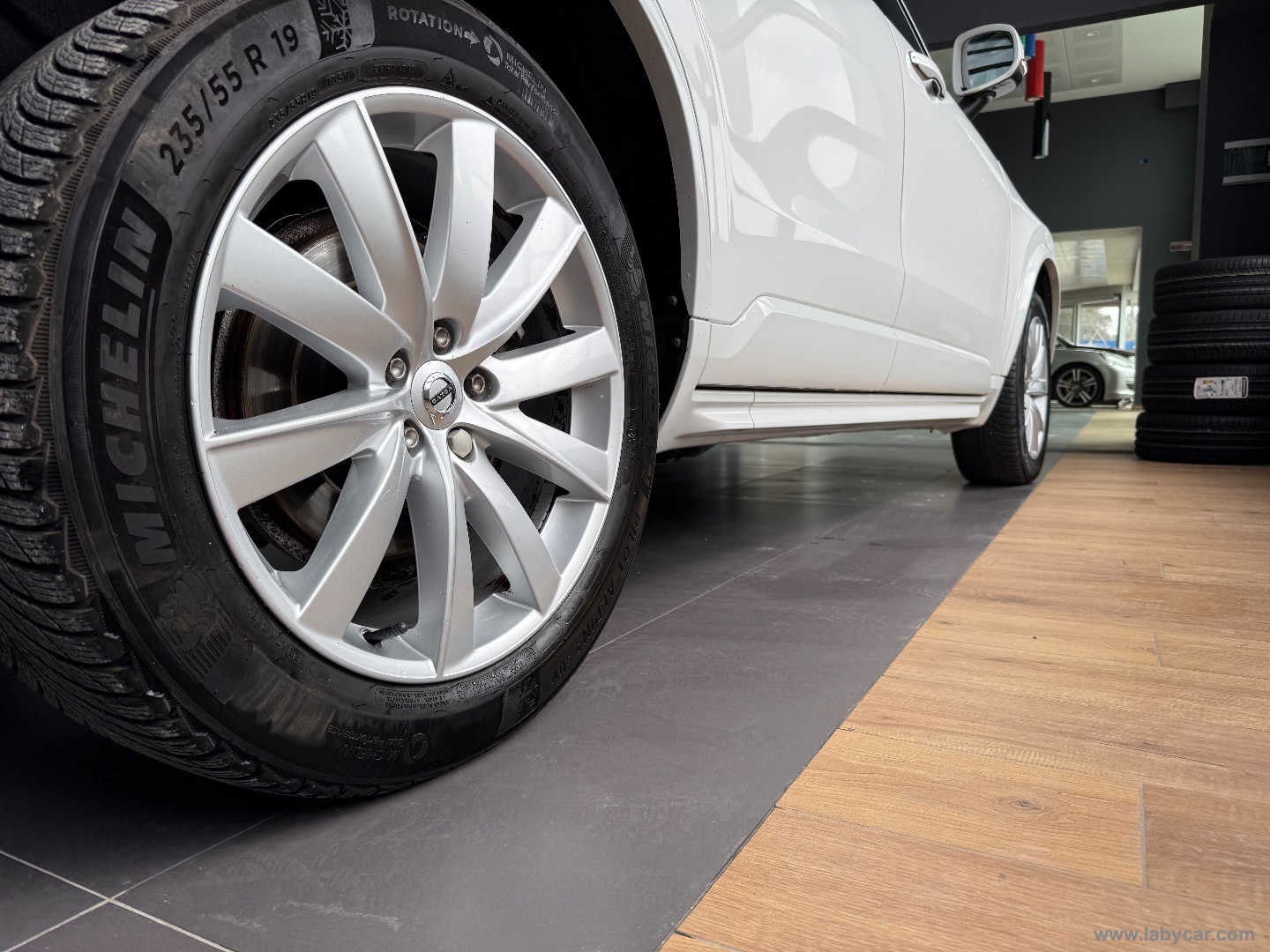 XC90 D5 AWD Geartronic 7 posti Momentum - immagine 6