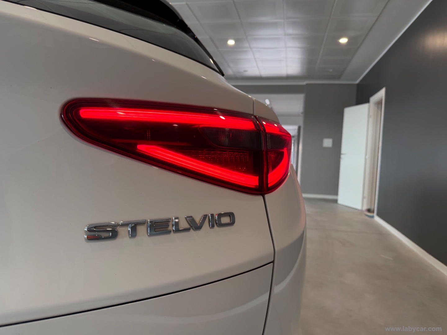 Stelvio 2.2 T.diesel 150CV AT8 RWD Super - immagine 6
