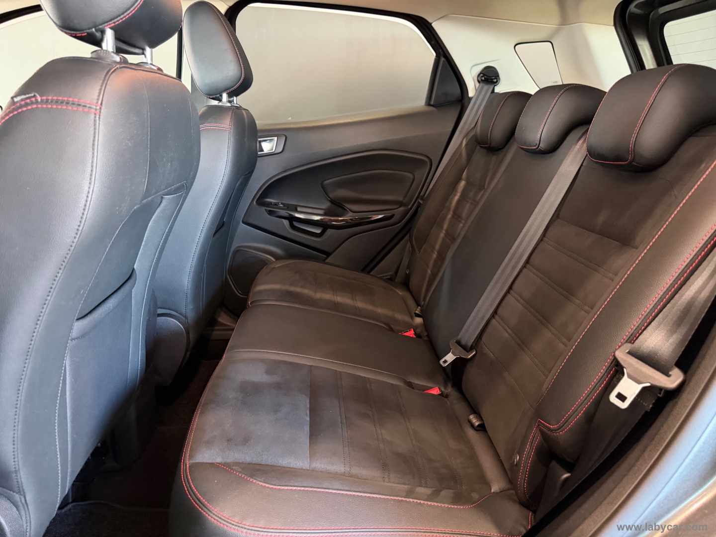 EcoSport 1.5 TDCi 125 CV S&S AWD ST-Line Bl. Ed. - immagine 6