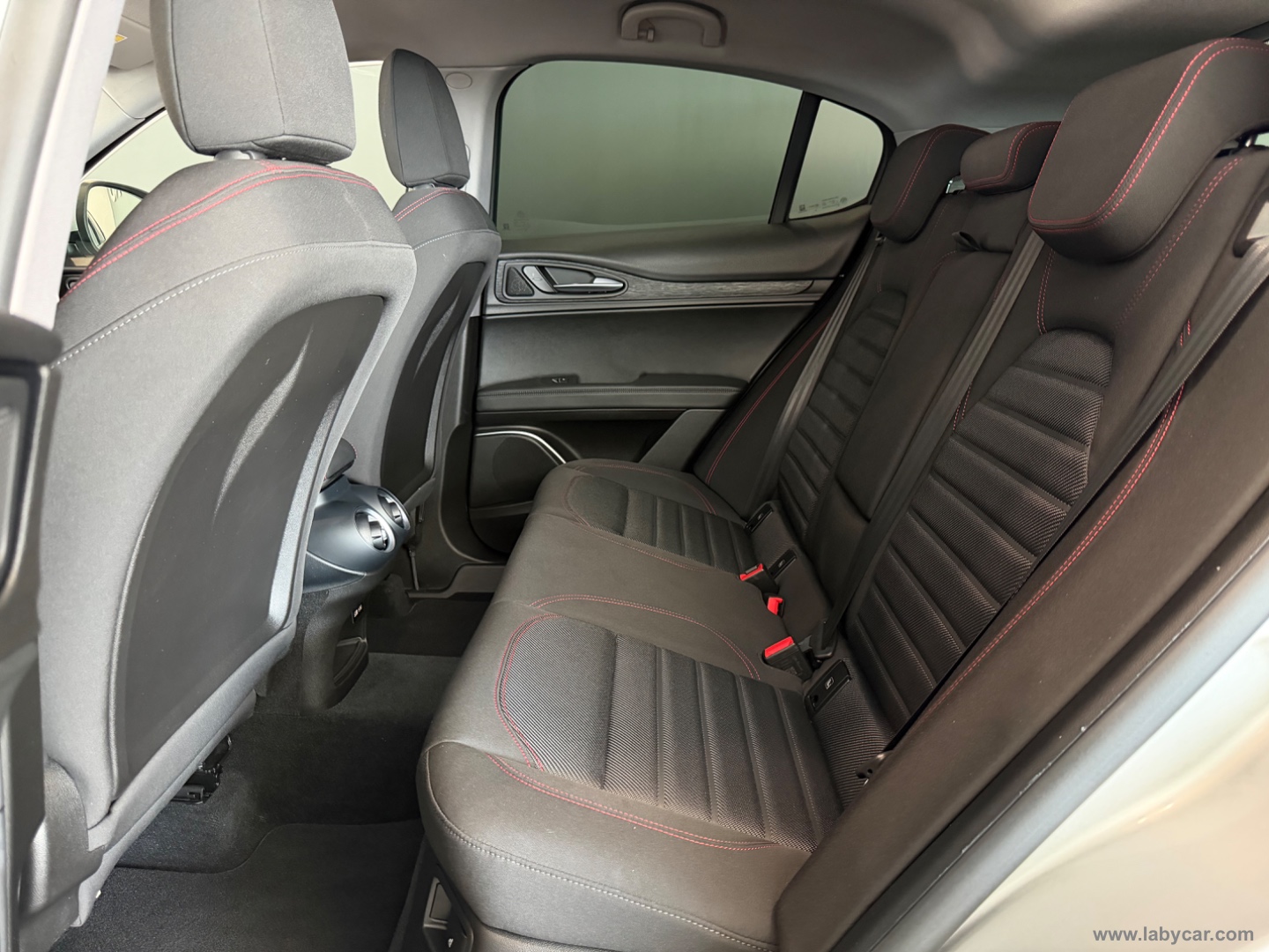 Stelvio 2.2 T.diesel 160CV AT8 RWD Bus. - immagine 6