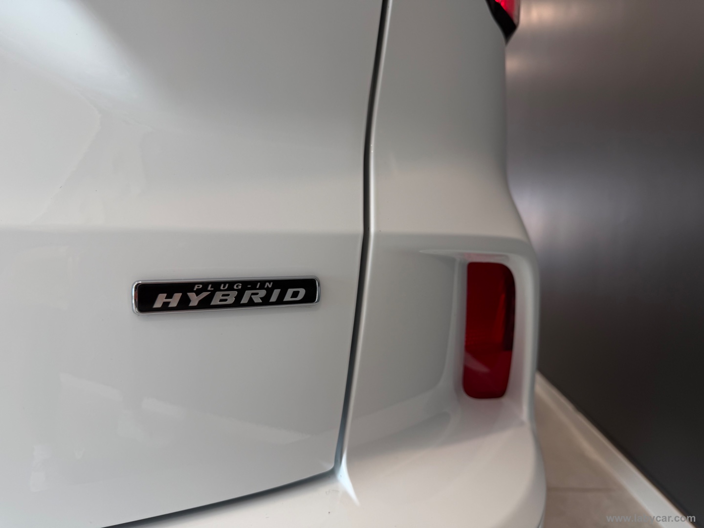 Kuga 2.5 Plug In Hybr 225 CVT 2WD ST-L.X - immagine 6