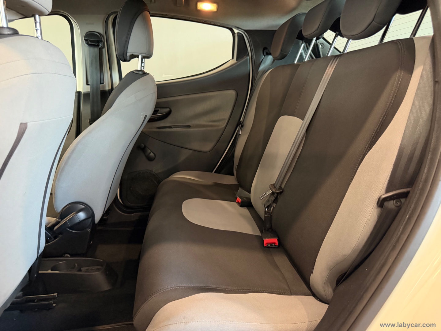 Ypsilon 1.2 69 CV 5p. GPL Ecochic Silver - immagine 6