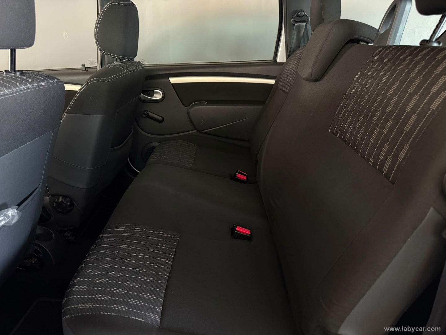 Logan MCV 1.6 85 CV GPL 7p.ti Blackline - immagine 6