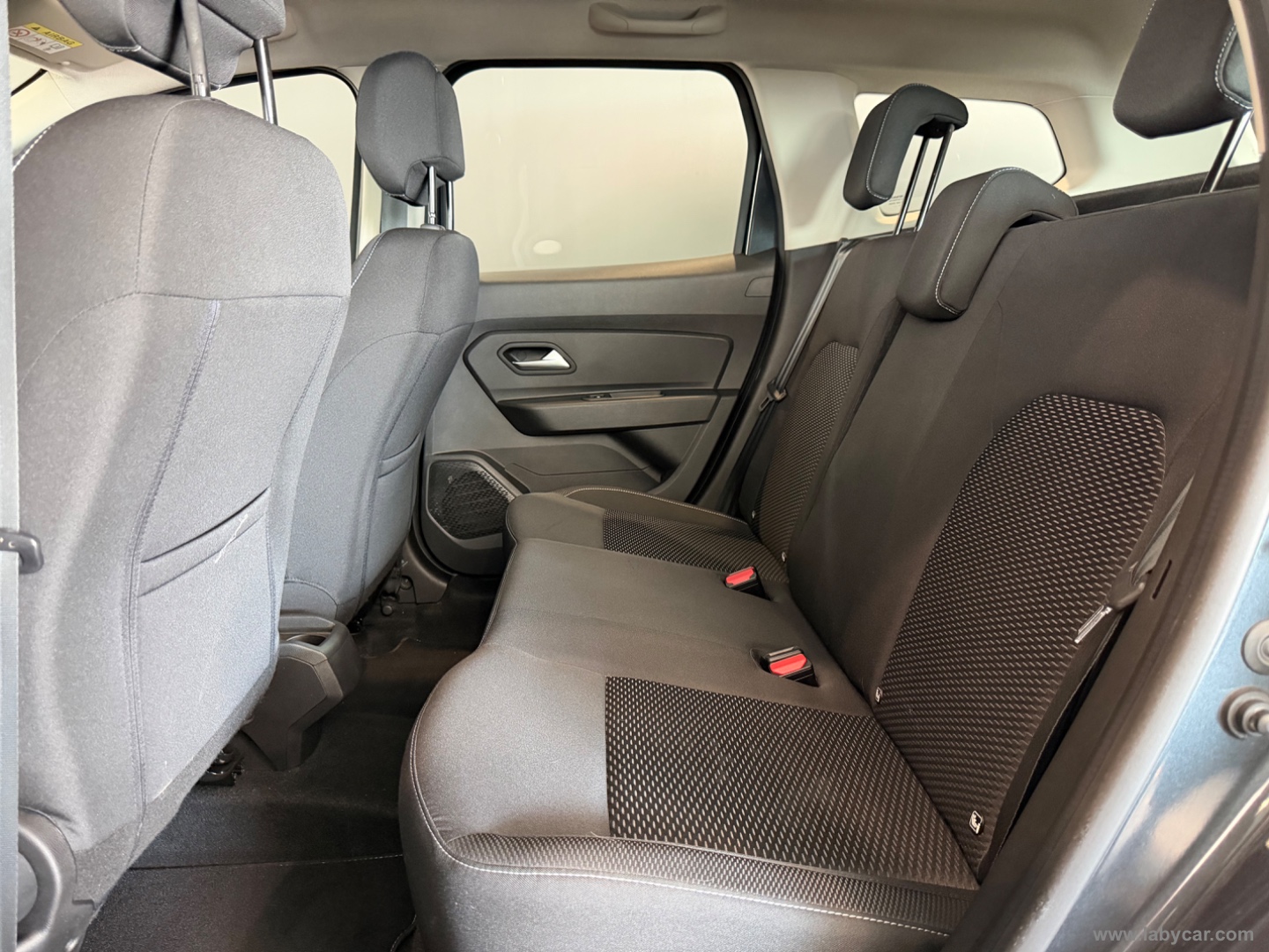 Duster 1.0 TCe 100CV ECO-G 4x2 Essential - immagine 6