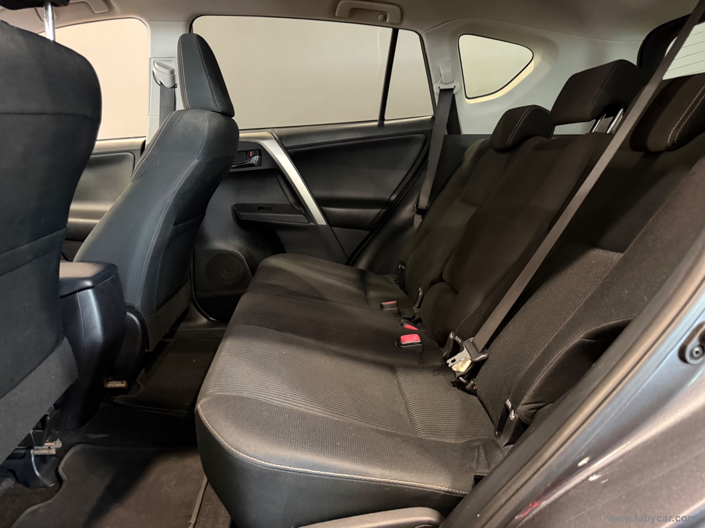 RAV4 2.0 D-4D 2WD - immagine 6