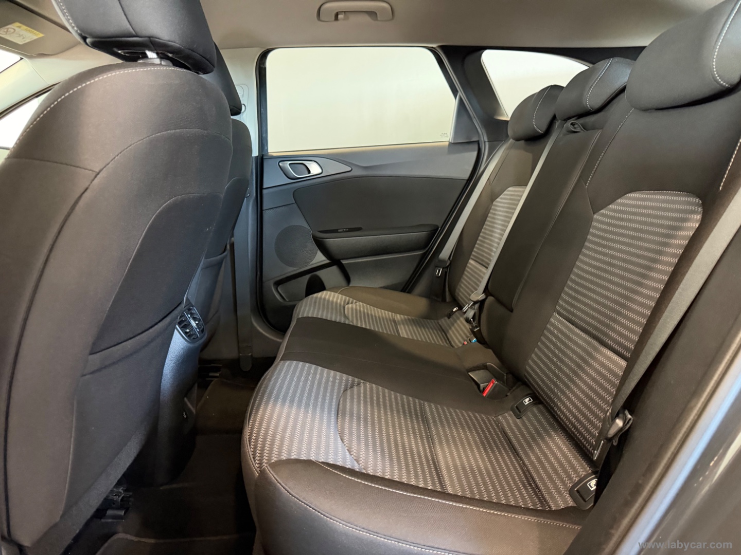 Ceed 1.6 CRDi 136 CV MHEV DCT SW Busin. - immagine 6