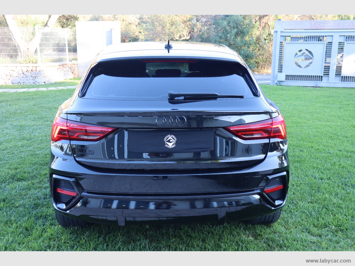 Q3 SPB 35 TDI S tronic Identity Black - immagine 6