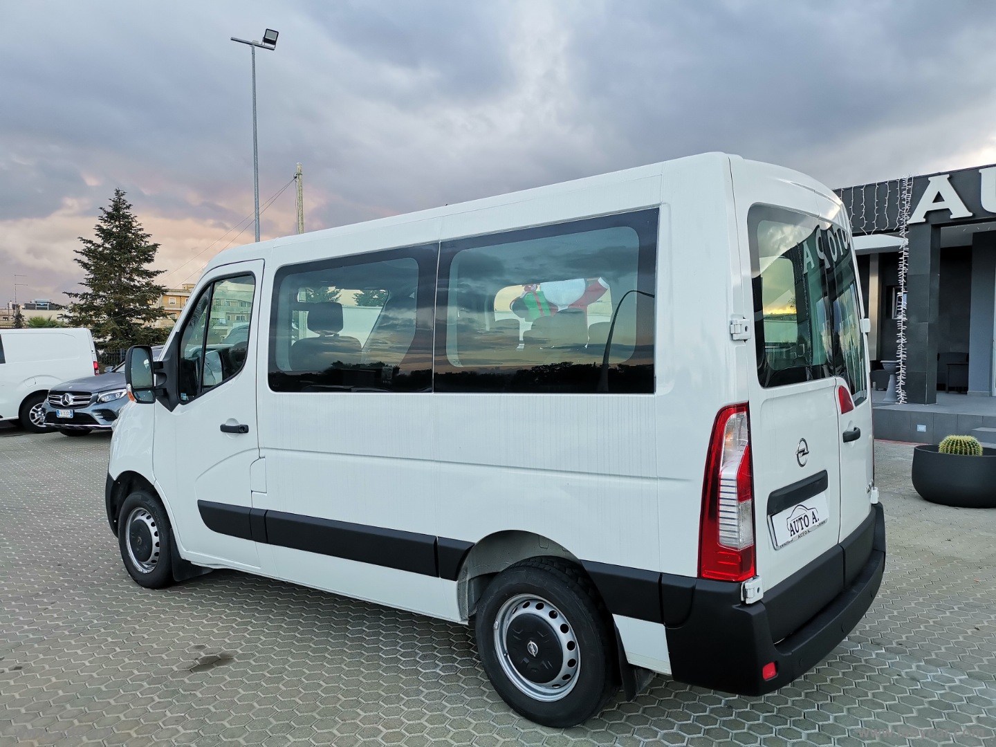 MOVANO 2.3 BITURBO 145 CV S&S COMBI 9 POSTI - immagine 6