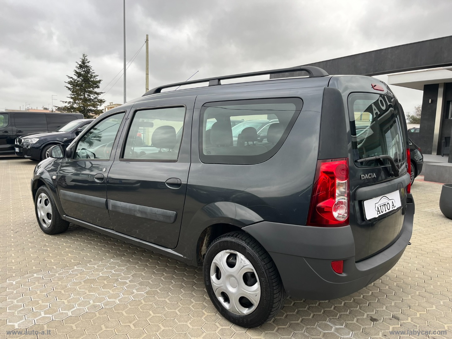 Logan MCV 1.5 dCi 70 CV 5 posti Ambiance - immagine 6