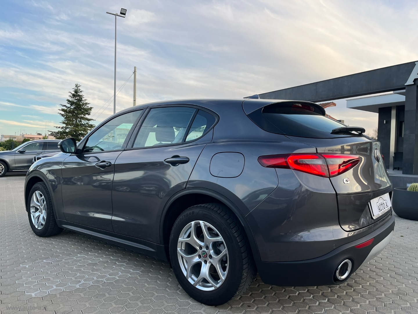 Stelvio 2.2 T.diesel 190 CV AT8 Q4 BUSINESS - immagine 6