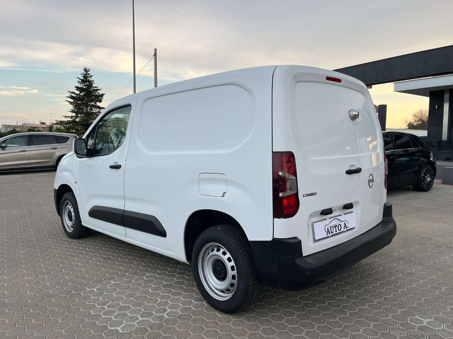 Combo Cargo 1.5 D 100 S&S 3 POSTI. - immagine 6