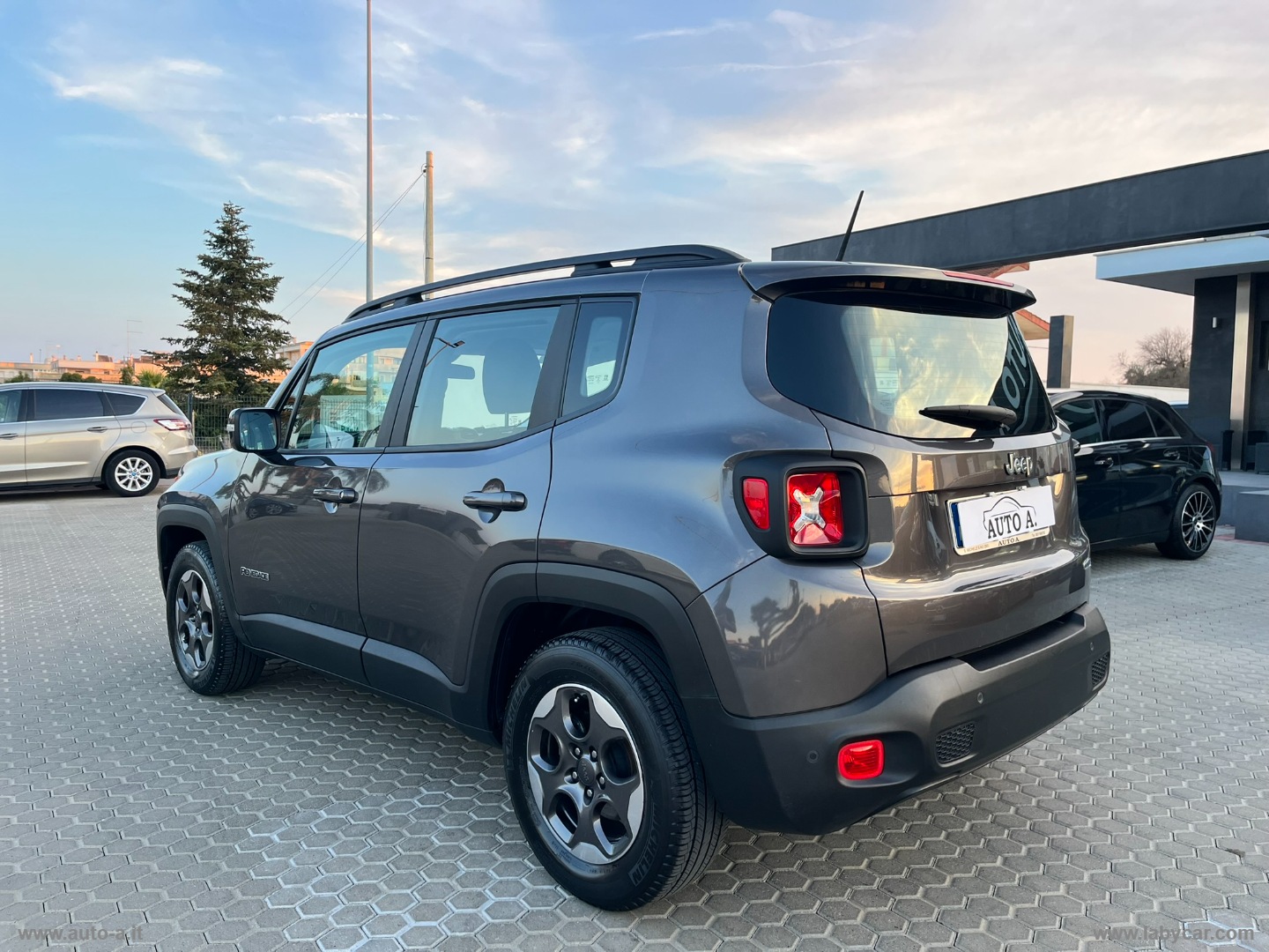 Renegade 1.6 Mjt 120CV Longitude - immagine 6
