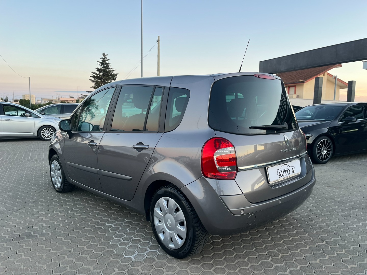 Grand Modus 1.5 dCi 90 CV Night&Day - immagine 6