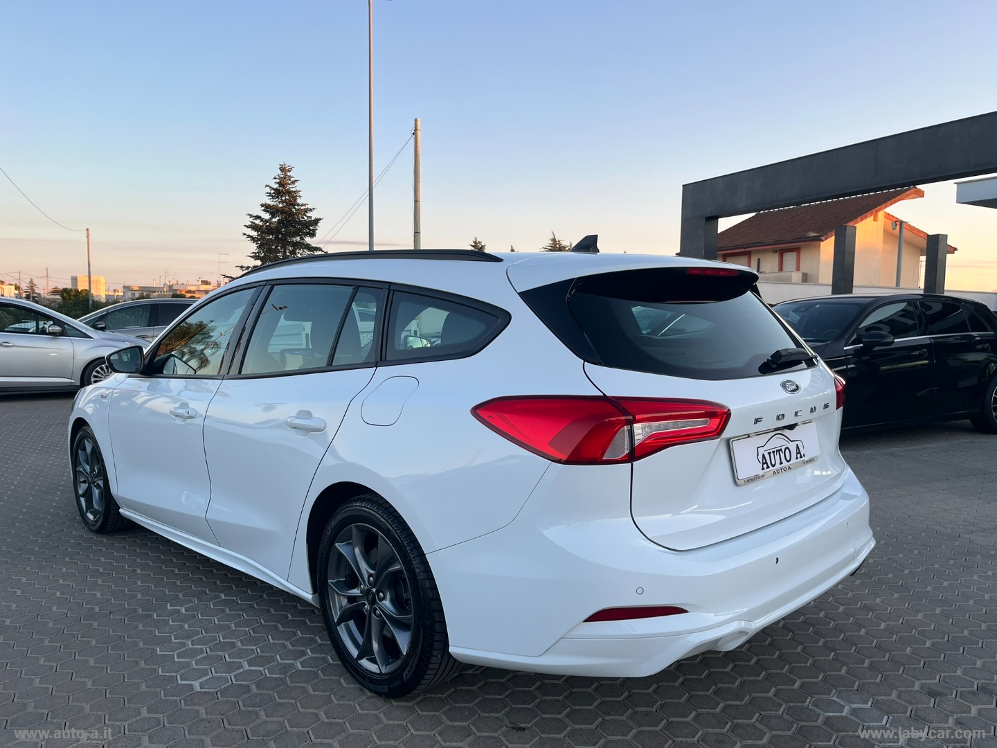 Focus 1.5 EcoBlue 120CV aut. SW ST-LINE - immagine 6