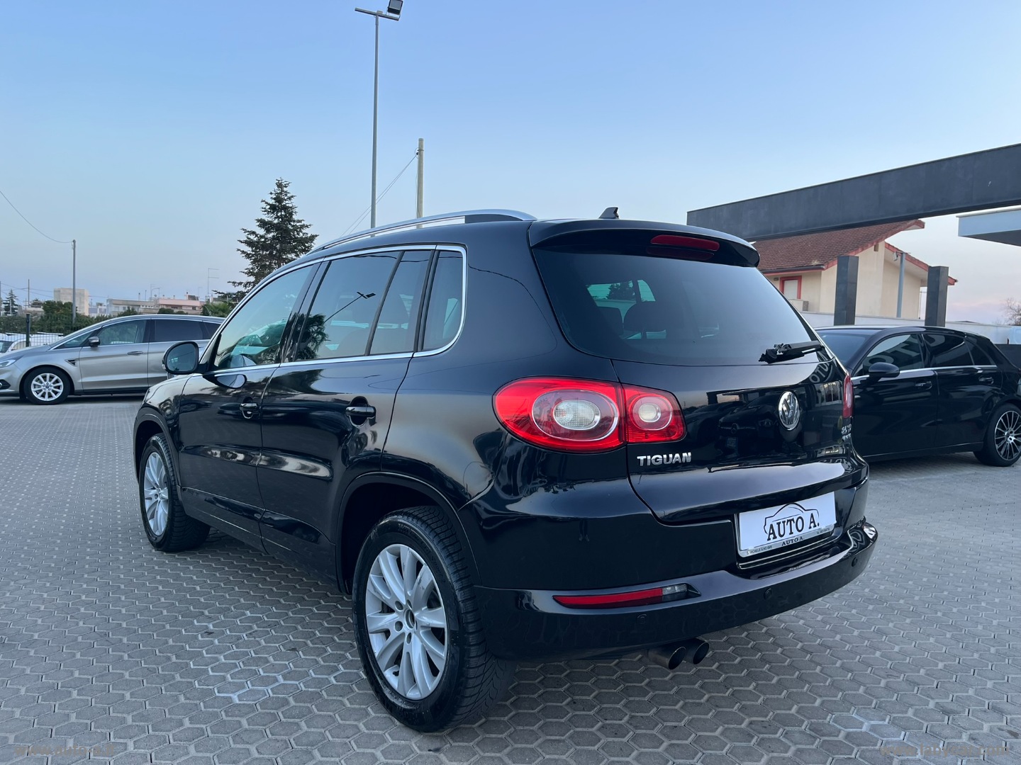 Tiguan 2.0 TDI 4MOTION Sport & Style - immagine 6