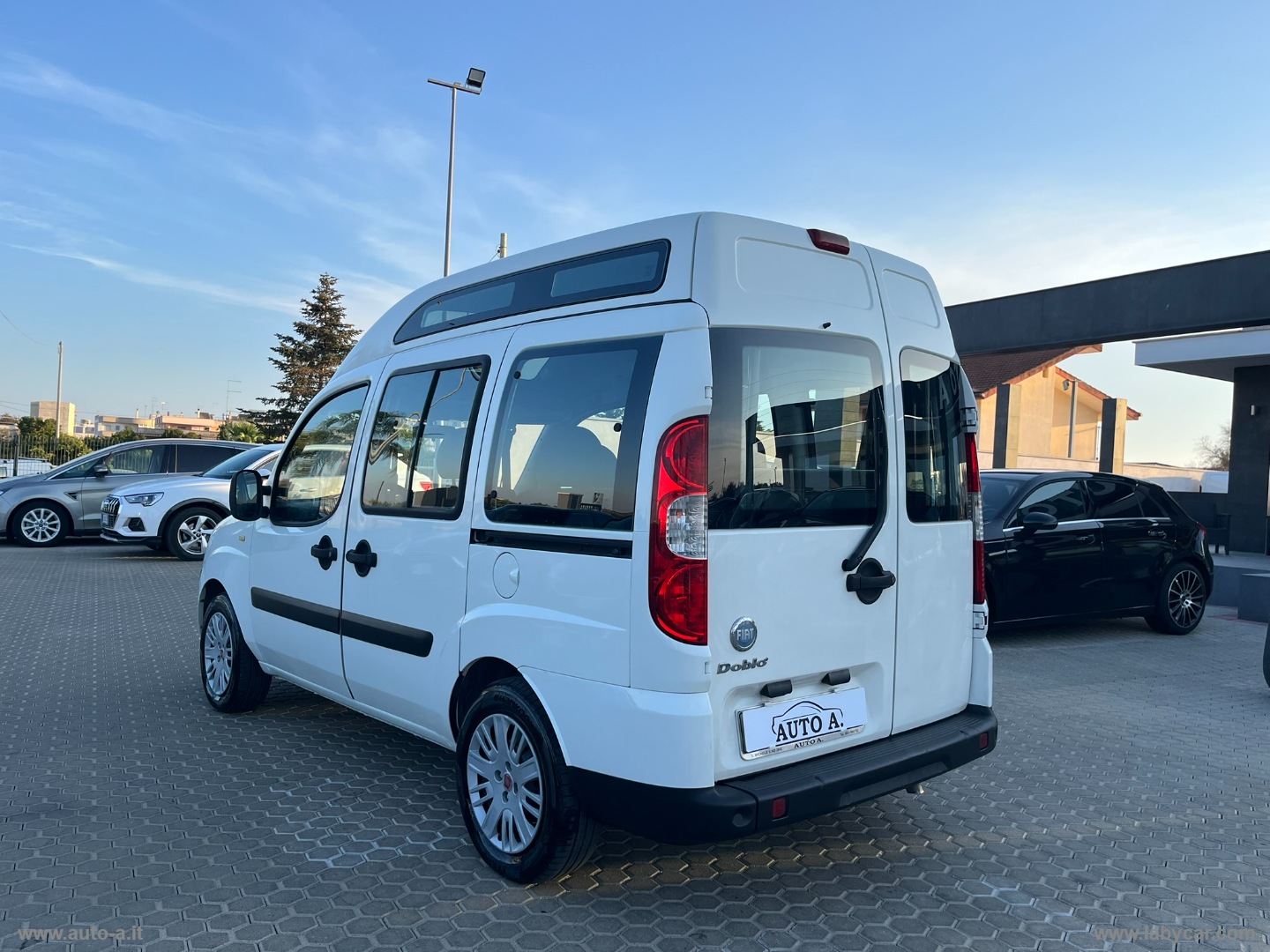 Doblò 1.3 MJT 16V Dynamic TRASPORTO DISABILI - immagine 6