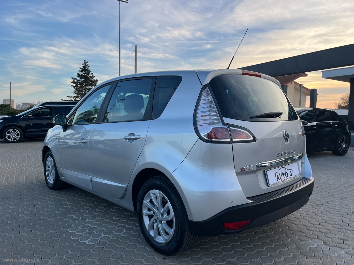 Scénic XMod 1.5 dCi 110 CV EDC Limited - immagine 6