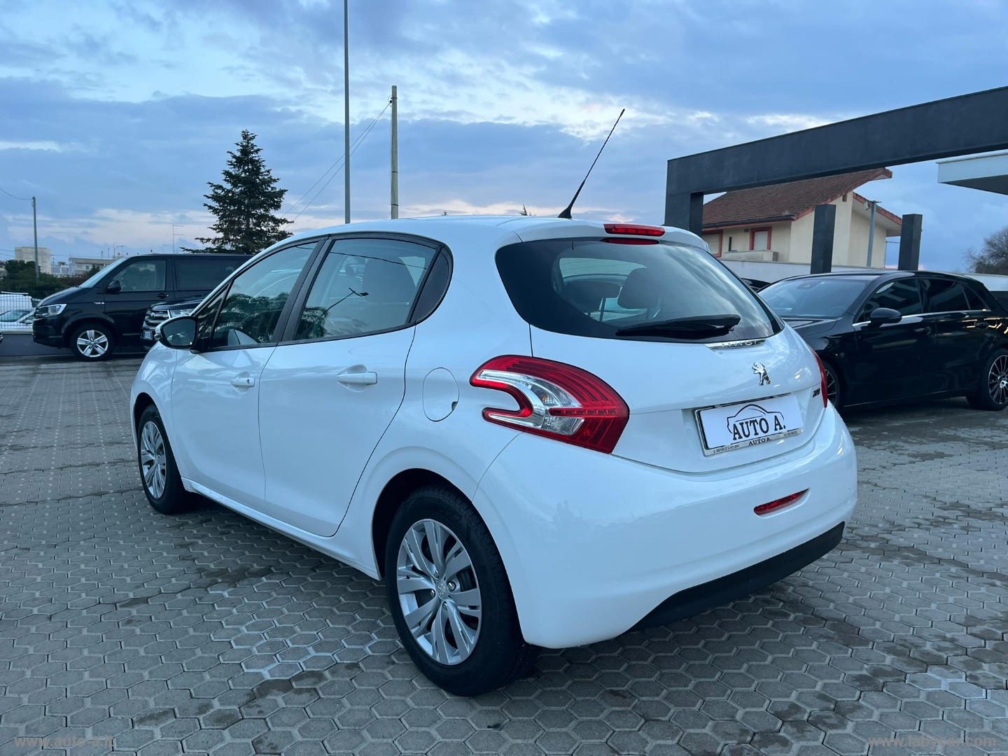 208 1.4 HDi 68 CV 5p. Active - immagine 6