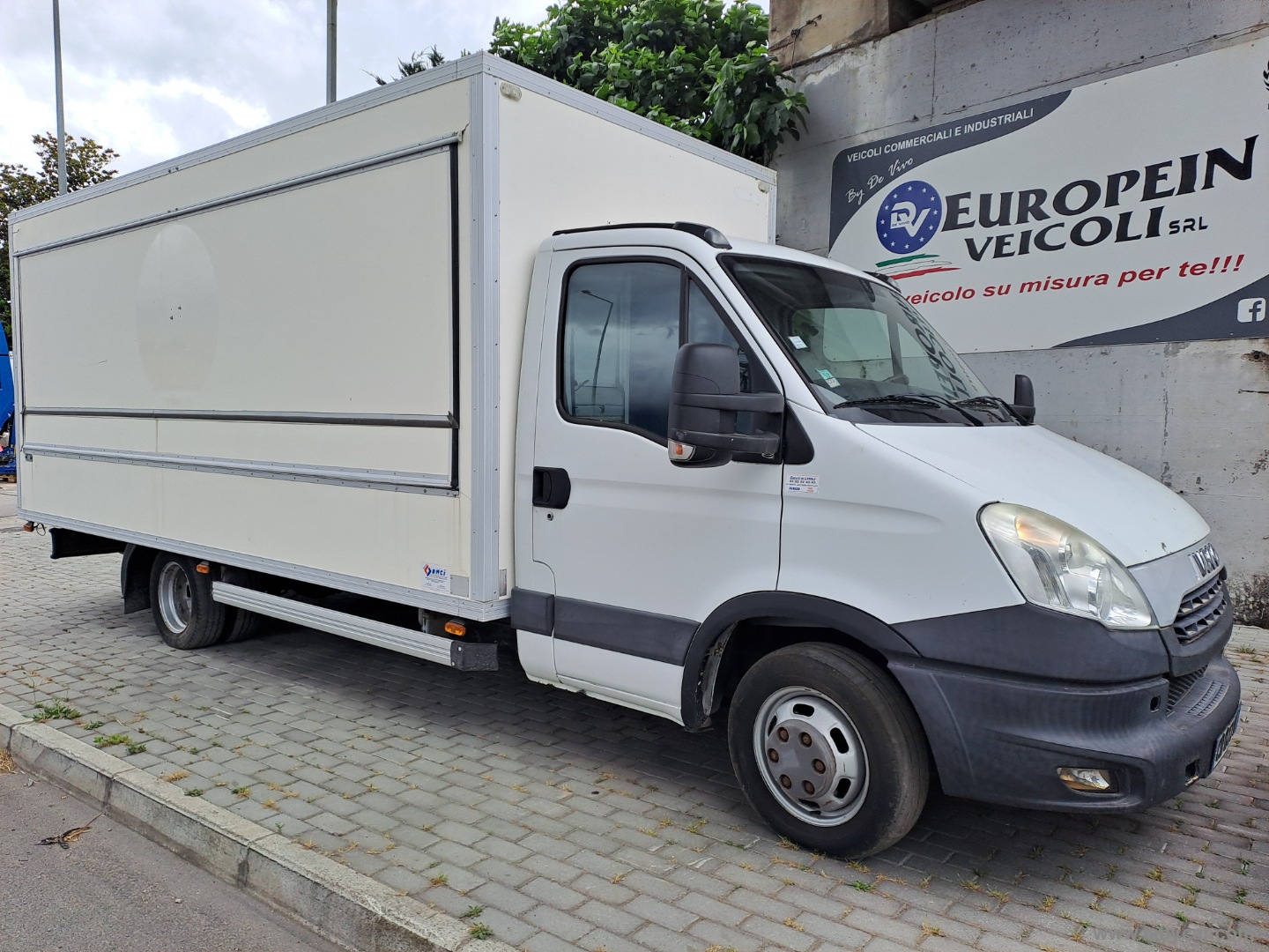 DAILY FOOD TRUCK STREET FOOD PANINOTECA AUTONEGOZIO AUTONEGOZIO PANINOTECA ECC - immagine 6