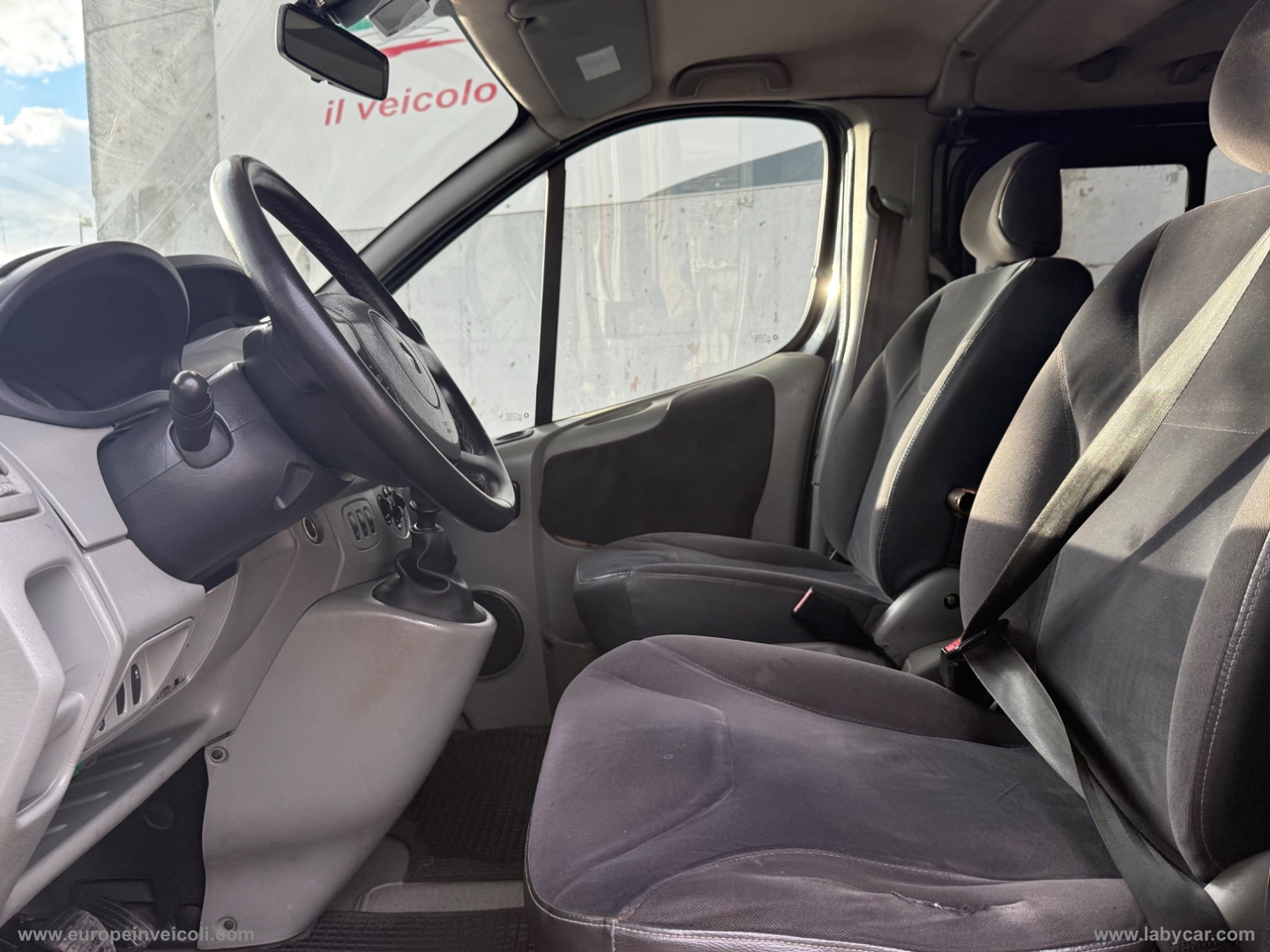 Trafic 8 POSTI 2.0 dCi 115CV - immagine 6