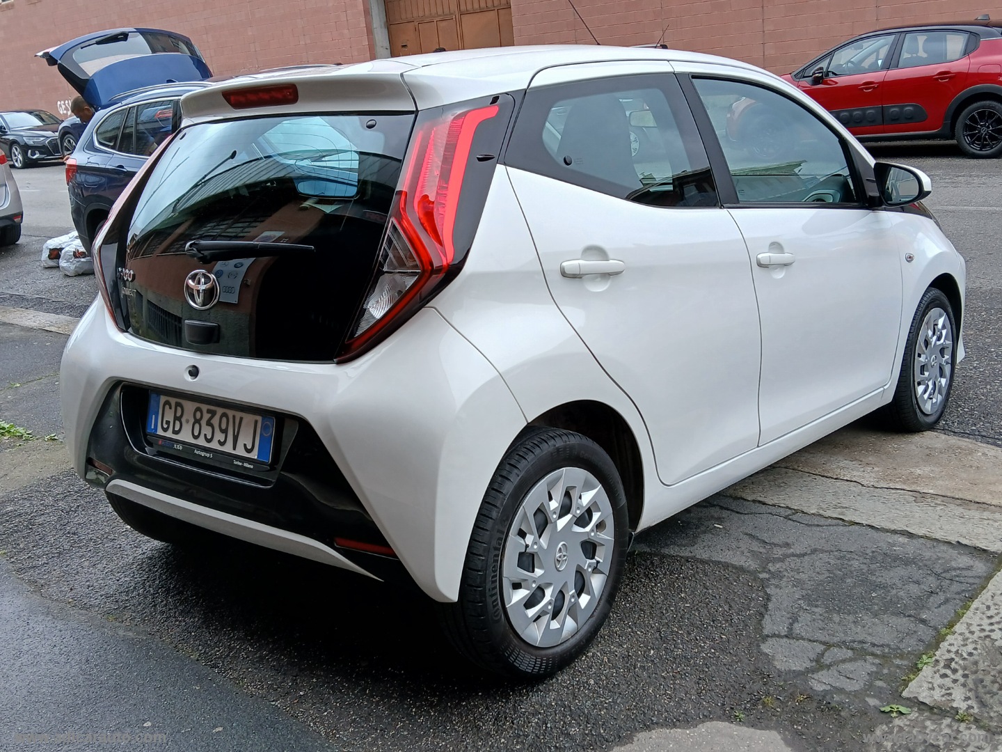 Aygo Connect 1.0 VVT-i 72 CV 5p. x-cool - immagine 6