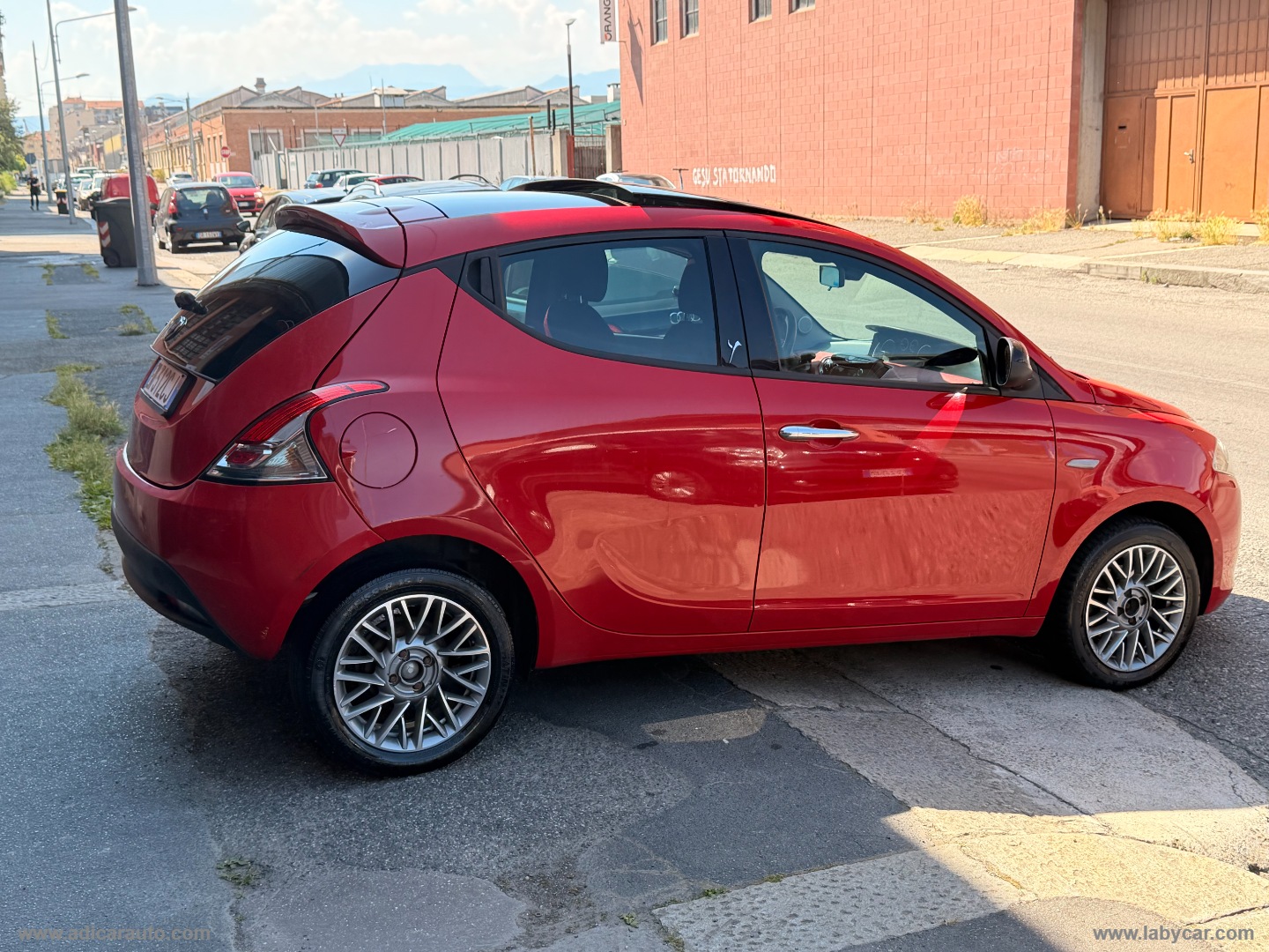 Ypsilon 0.9 T.Air 85 CV 5p. S&S Platinum - immagine 6
