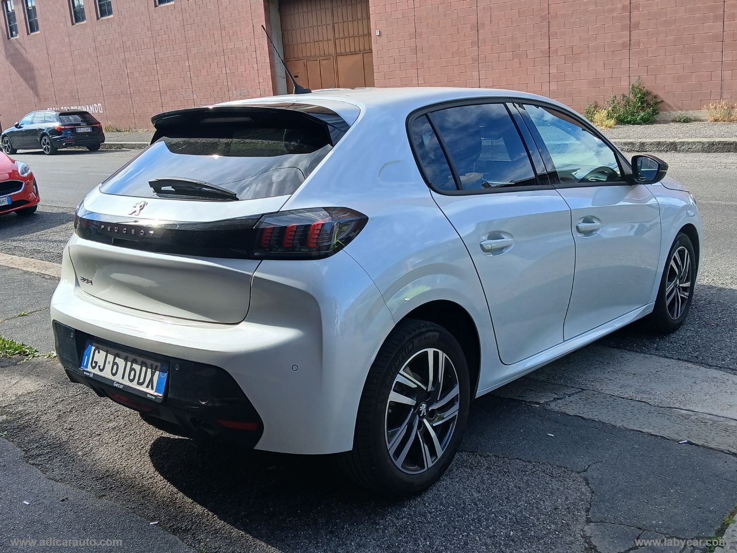208 PureTech 100 S&S 5p. Allure - immagine 6
