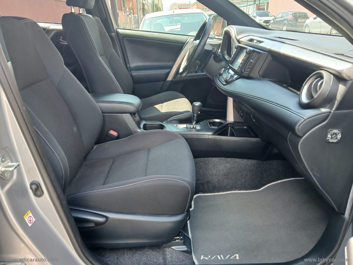 RAV4 2.5 Hybrid 2WD - immagine 6