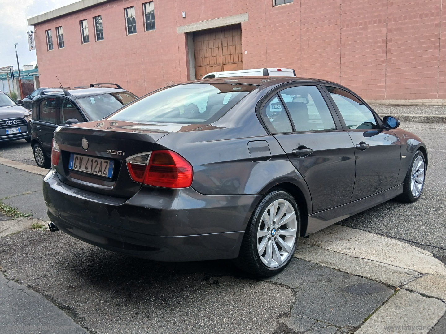 320i - immagine 6