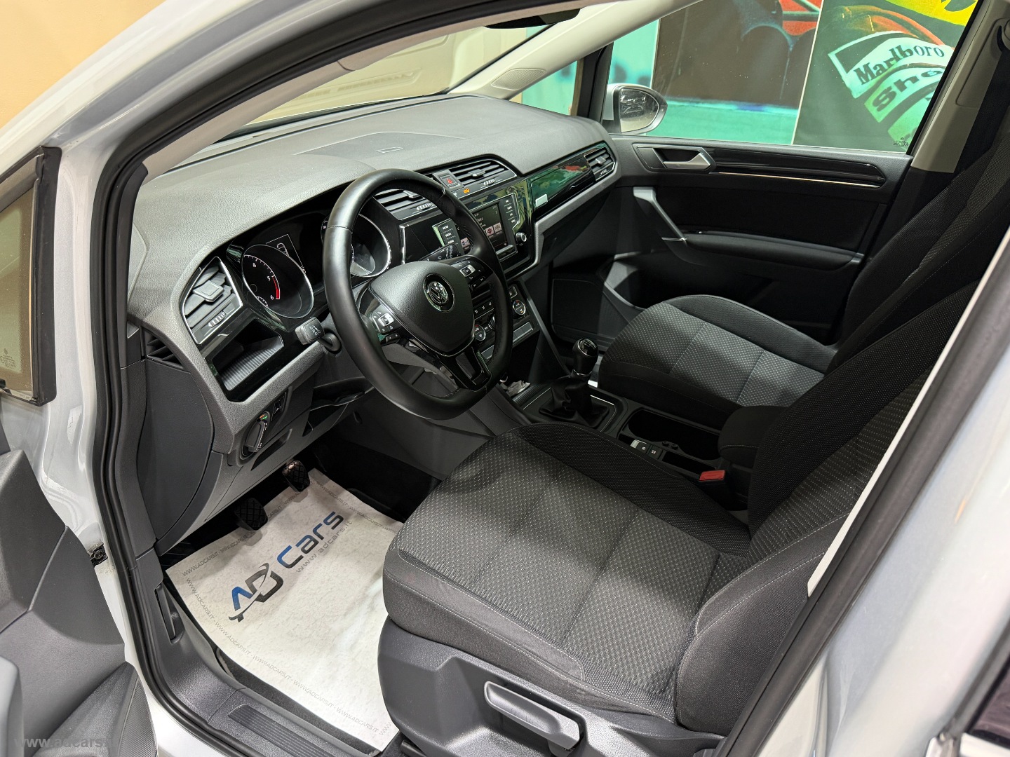 Touran 1.6 TDI Comfortline BMT *7 POSTI*SENSORI*NAVI* - immagine 6