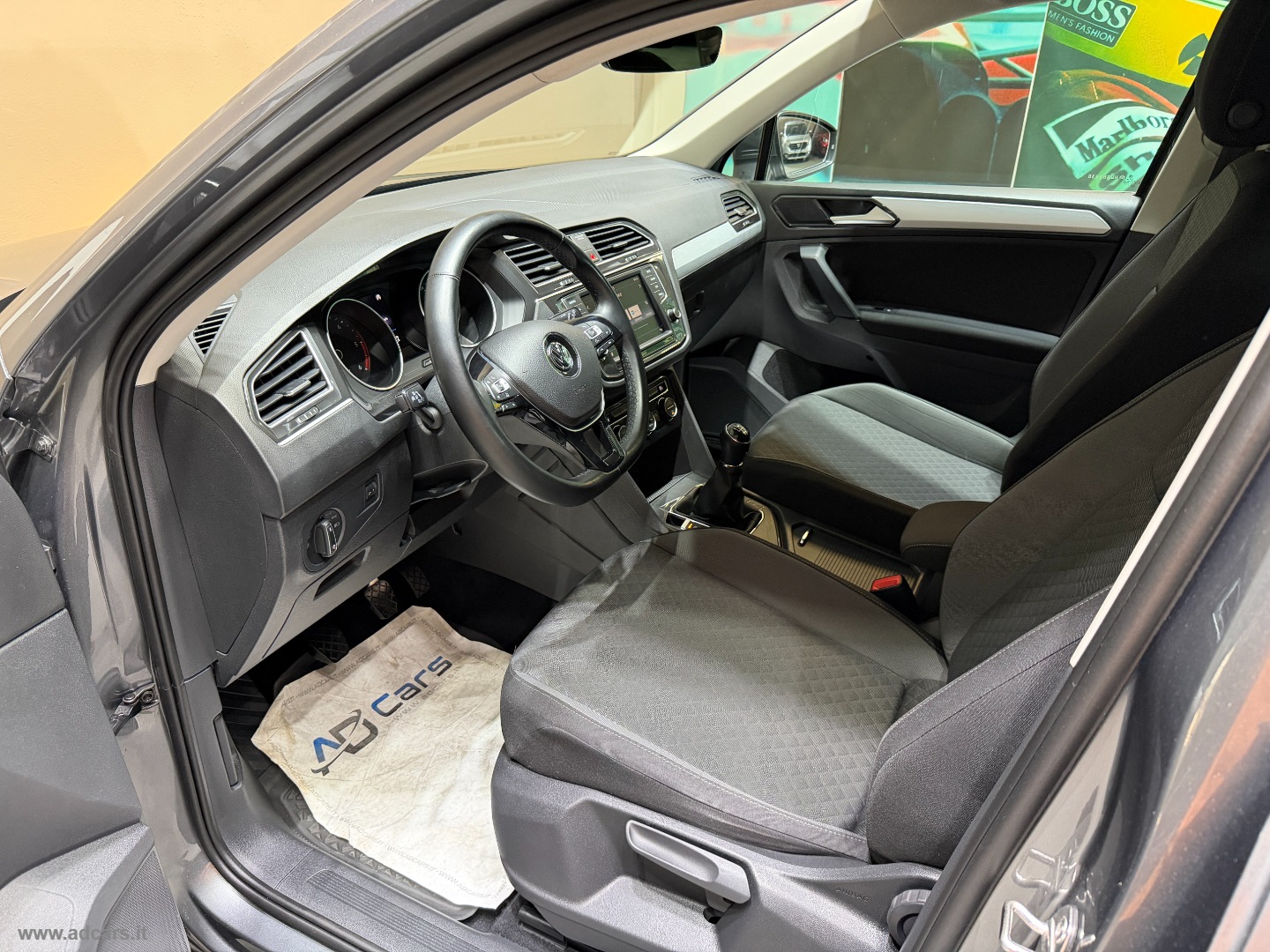 Tiguan 1.6 TDI Style BMT *BOOK SERVICE VW*1 PROPR.* - immagine 6