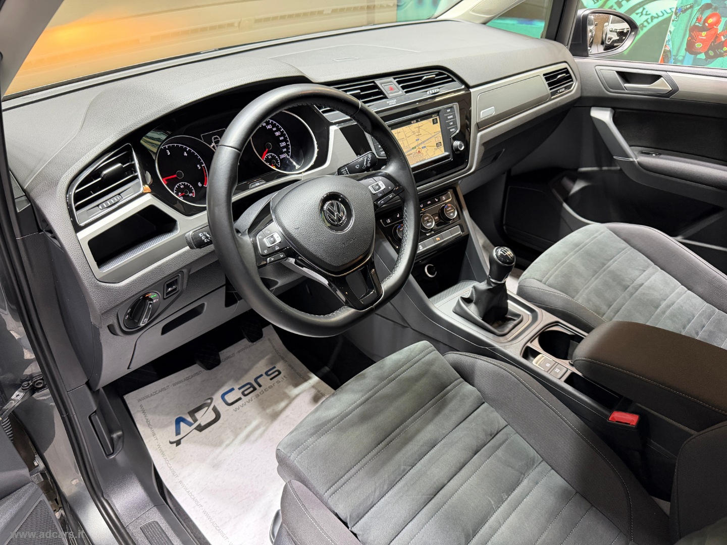 Touran 1.6 TDI Business BMT - immagine 6