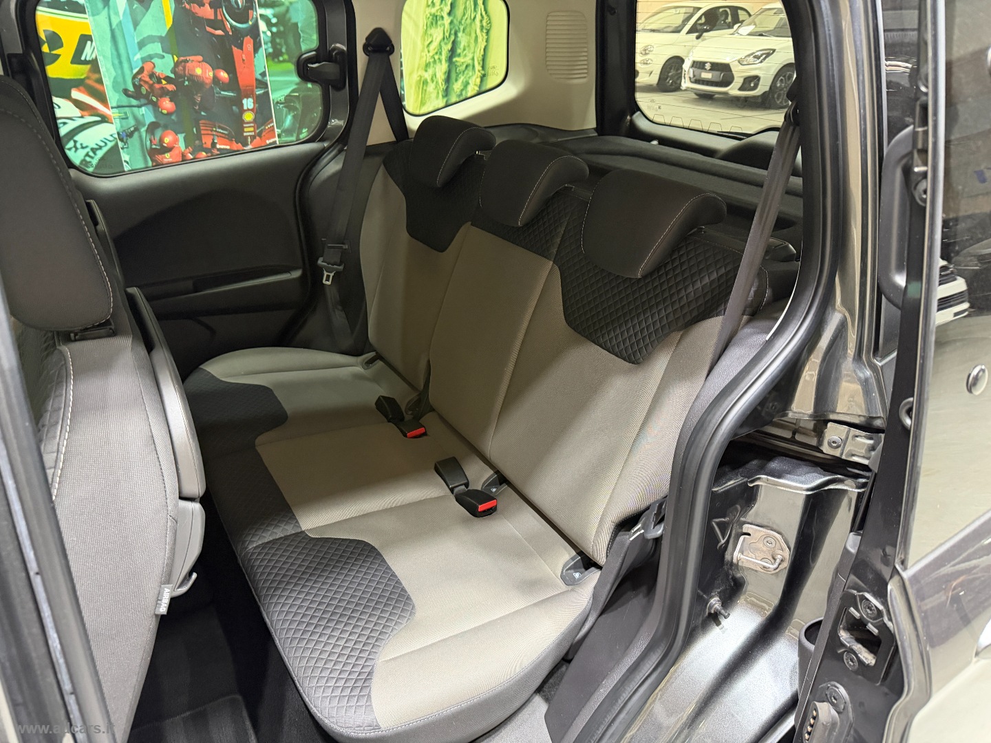 Tourneo Connect 1.0 EcoBoost Plus *5 POSTI*DOPPIA PORTA*VETRI SCURI* - immagine 6