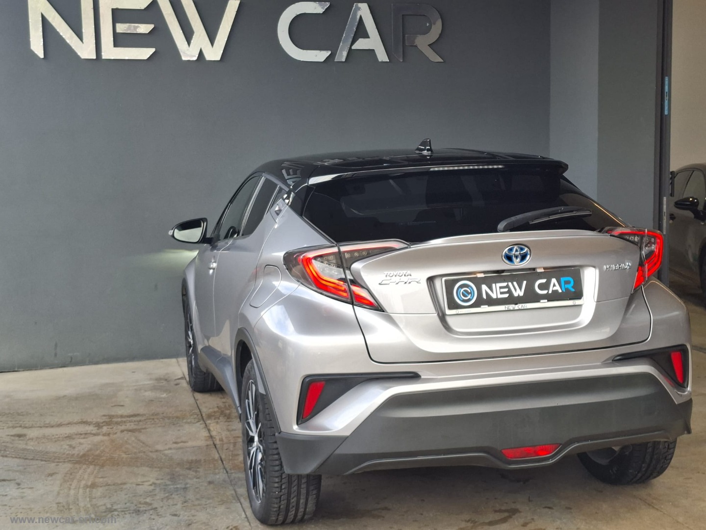 C-HR 1.8 Hybrid E-CVT Active - immagine 6