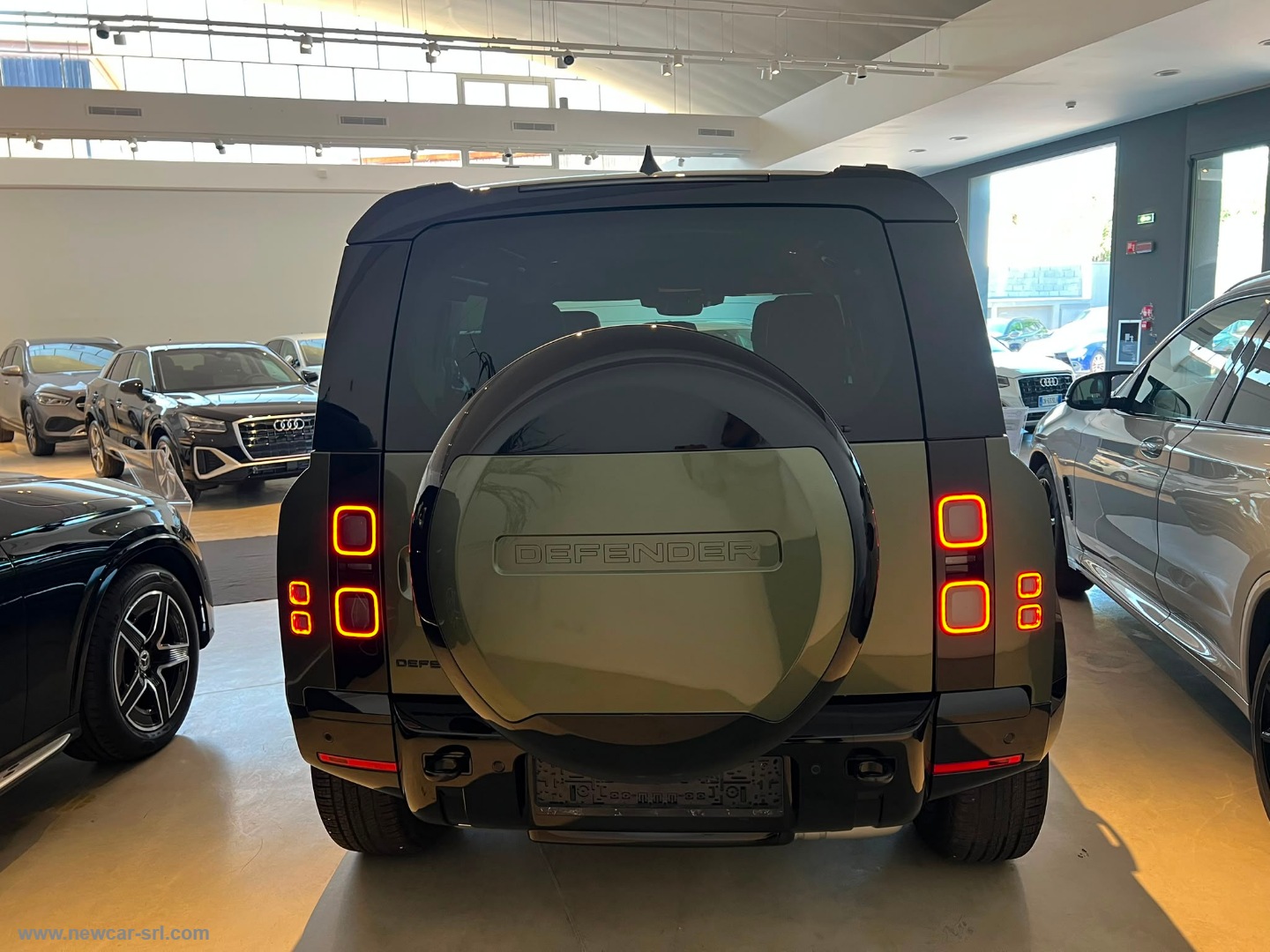 Defender 110 3.0D I6 250 AWD X-Dyn.SE N1 - immagine 6