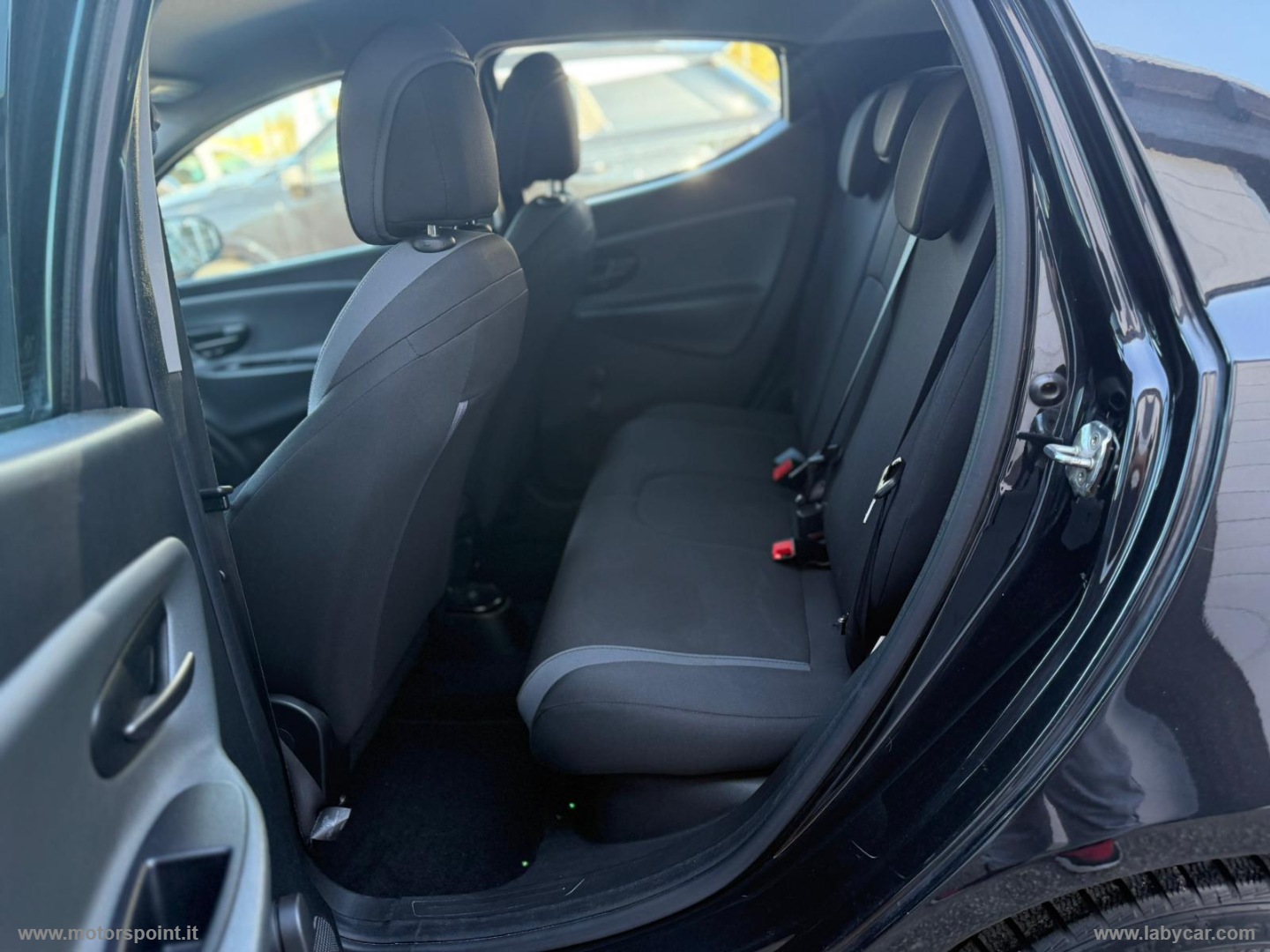 Ypsilon 1.3 MJT 95 CV 5p. S&S Silver - immagine 6