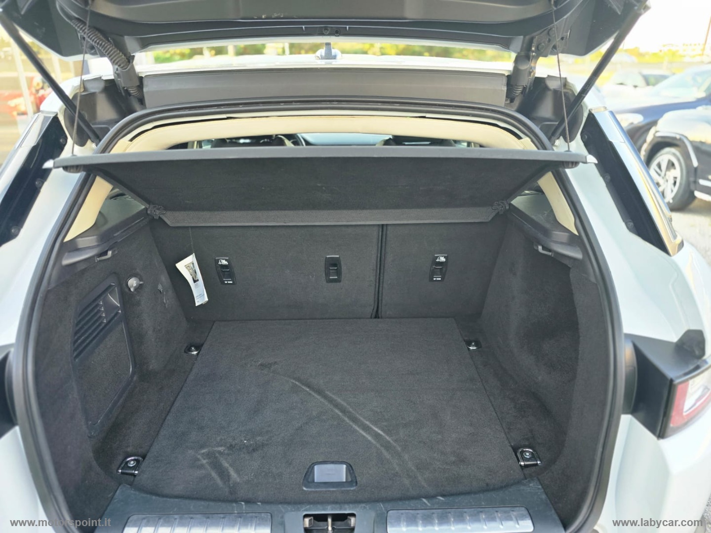 RR Evoque 2.0 TD4 150 CV 5p. Bs Ed. SE - immagine 6