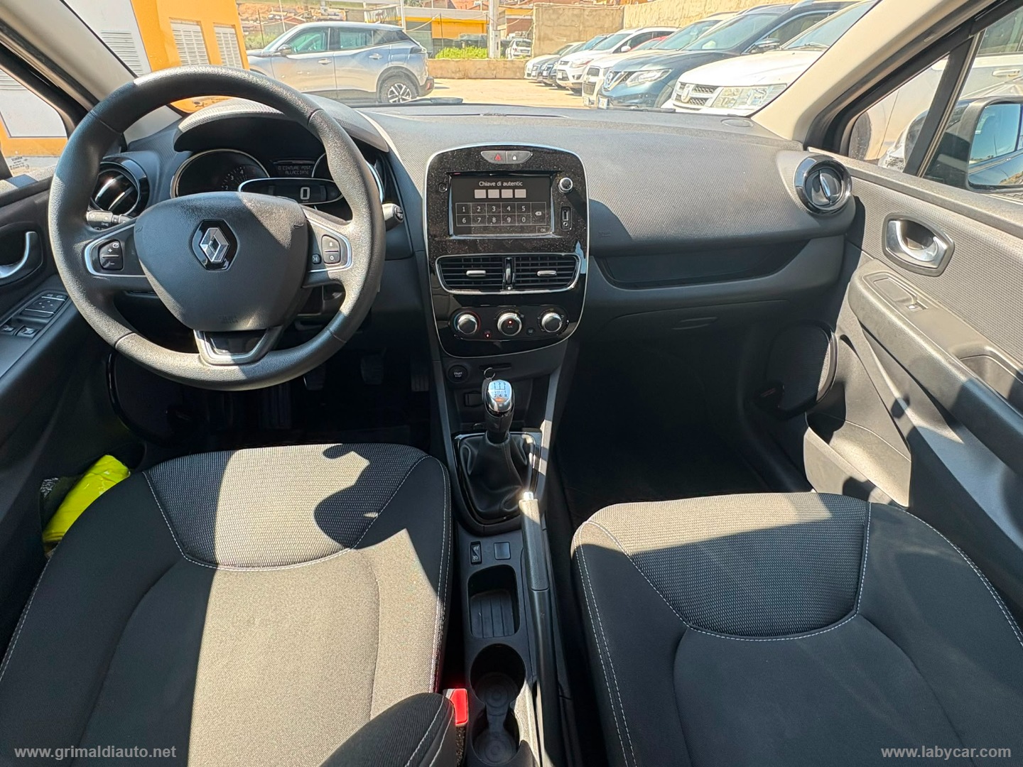 Clio dCi 8V 75CV 5p. Moschino Intens - immagine 6
