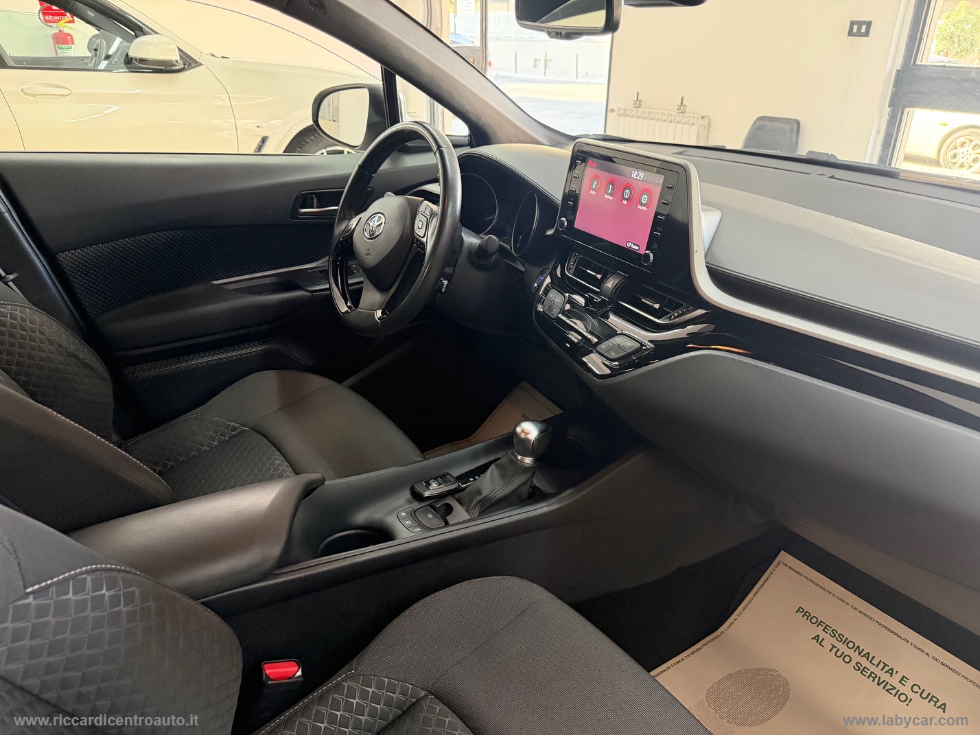 C-HR 1.8 Hybrid E-CVT Active - immagine 6