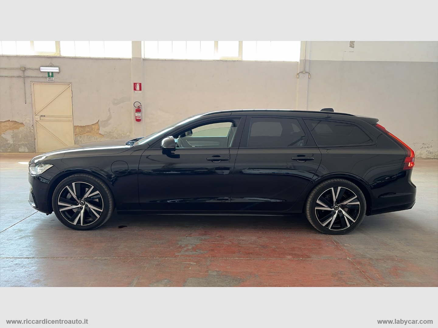 V90 T6 Rech. AWD Plug-in Hyb.R-design - immagine 6