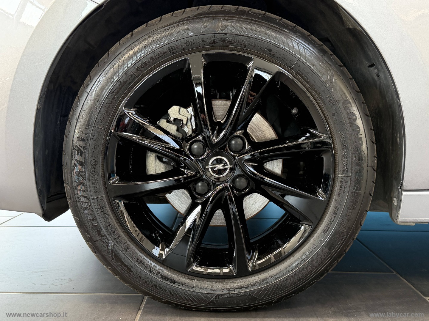 Corsa 1.2 100 CV Elegance NEOPATENTATI - immagine 6