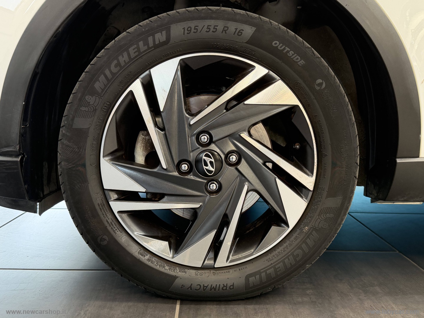 Bayon 1.2 MPI MT XLine NEOPATENTATI - immagine 6