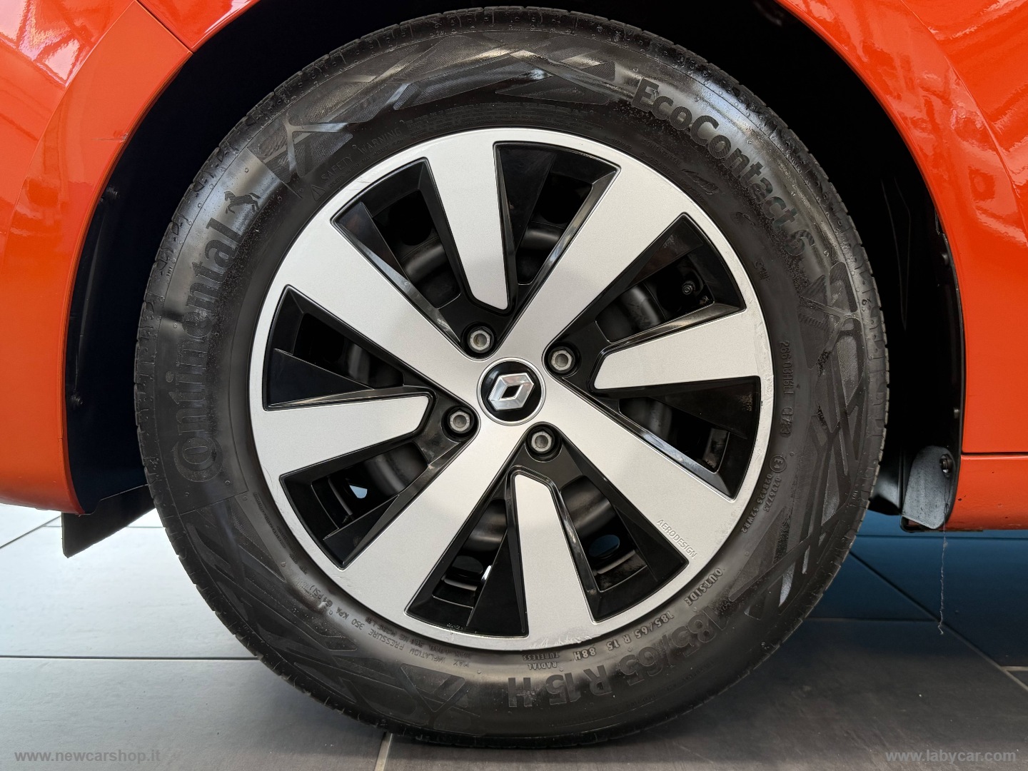 Clio SCe 65 CV 5p. Equilibre NEOPATENTATI - immagine 6