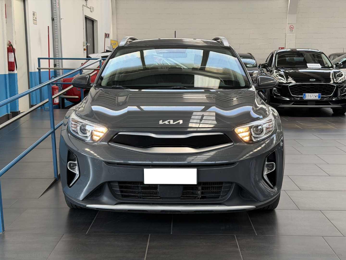 Stonic 1.0 T-GDi 100 CV MHEV iMT Style NEOPATENTATI - immagine 6