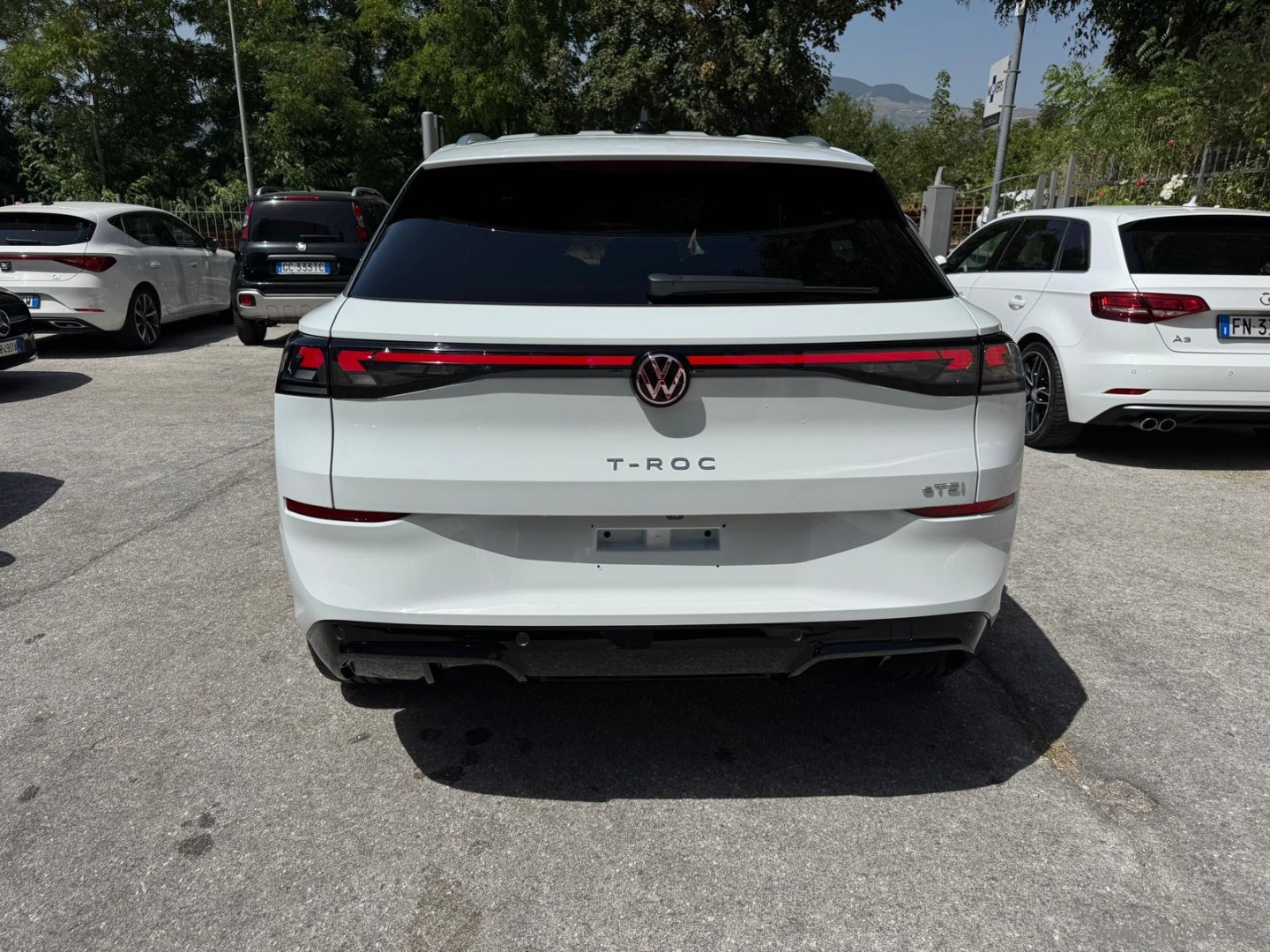 Volkswagen T-Roc 1.5 eTSI ACT 150 CV DSG R-Line - Immagine 6