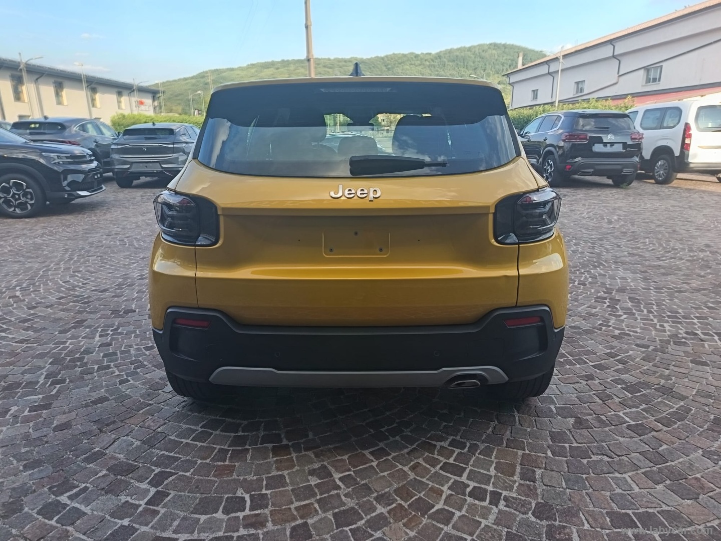 Jeep Avenger 1.2 Turbo Altitude - Immagine 6