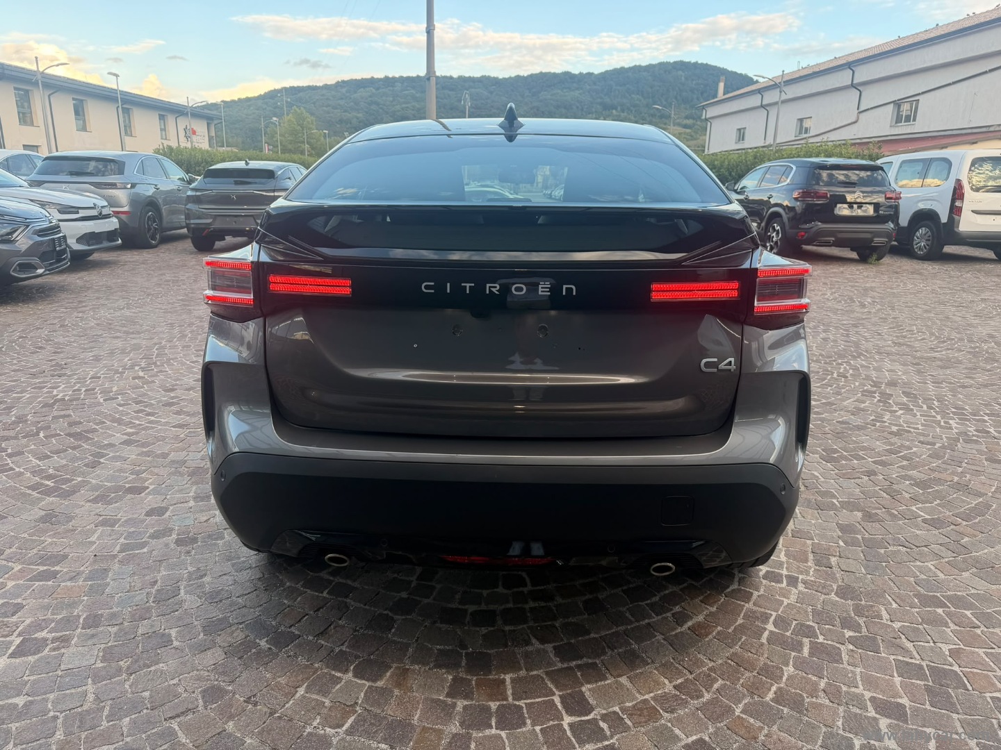 Citroën C4 Hybrid 145 e-DCS6 Plus - Immagine 6