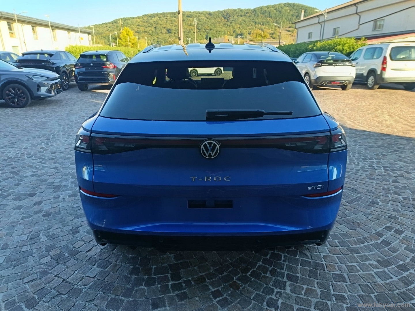 Volkswagen T-Roc 1.5 eTSI ACT 150 CV DSG R-Line - Immagine 6