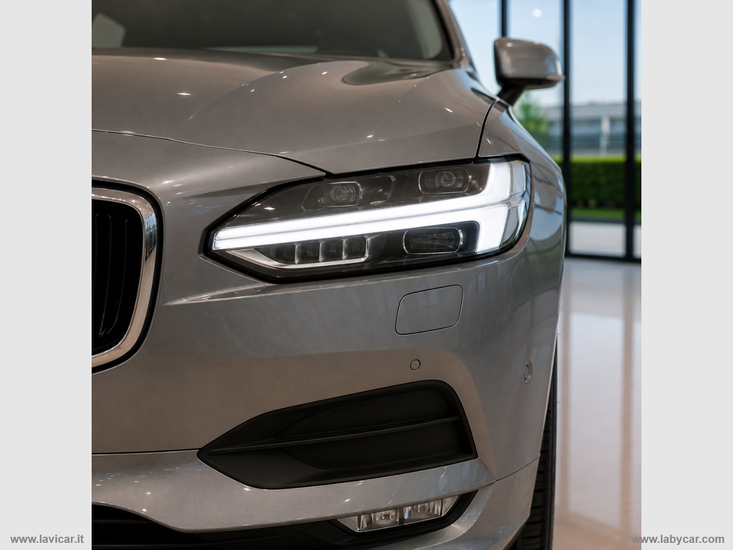 V90 D4 Momentum - immagine 6